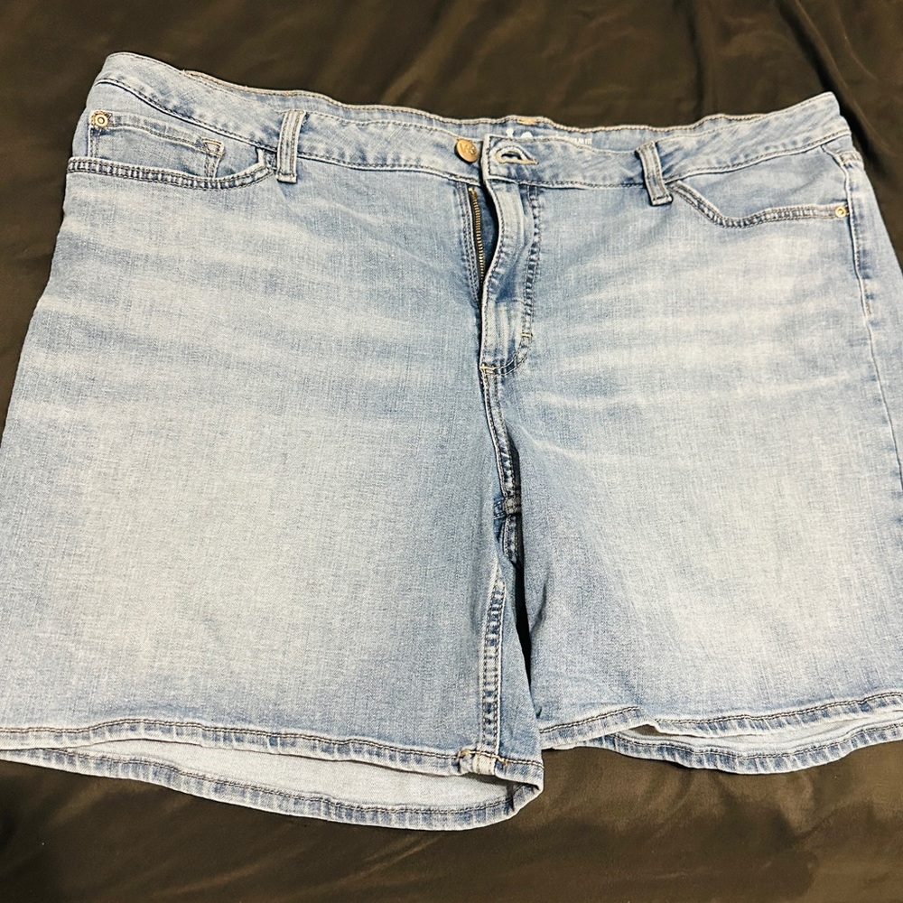Lee Blue Jean Shorts Classic Design